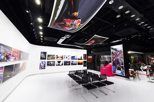 JRPA写真展「COMPETITON」の会場内の様子